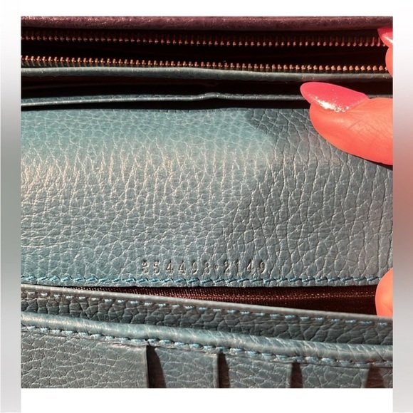 Bi-Color Gucci Long Wallet - Picture 2 of 7